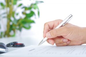 青森市の専門家が指南!効力が無効にならない遺言書の正しい書き方