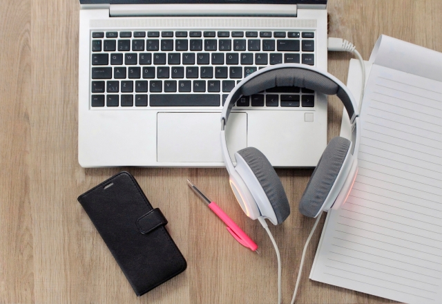 相続時のデジタル遺品整理:スマホ、SNS、メールの終活方法(前半) 33705191 s